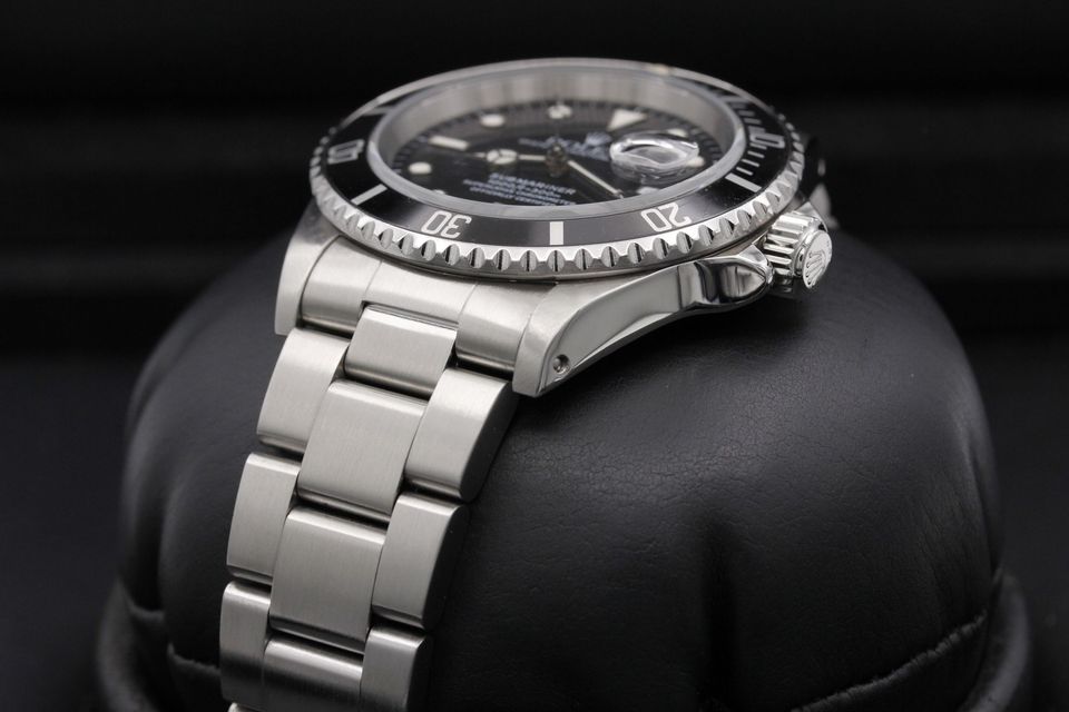 Rolex Submariner 16610 Image 2